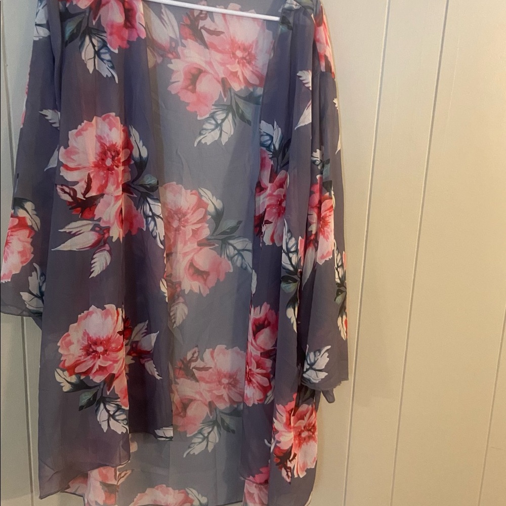 Flowy Floral Kimono Cardigan/Cover Up